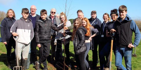 Duke of Edinburgh Award students plant trees for the Jubilee